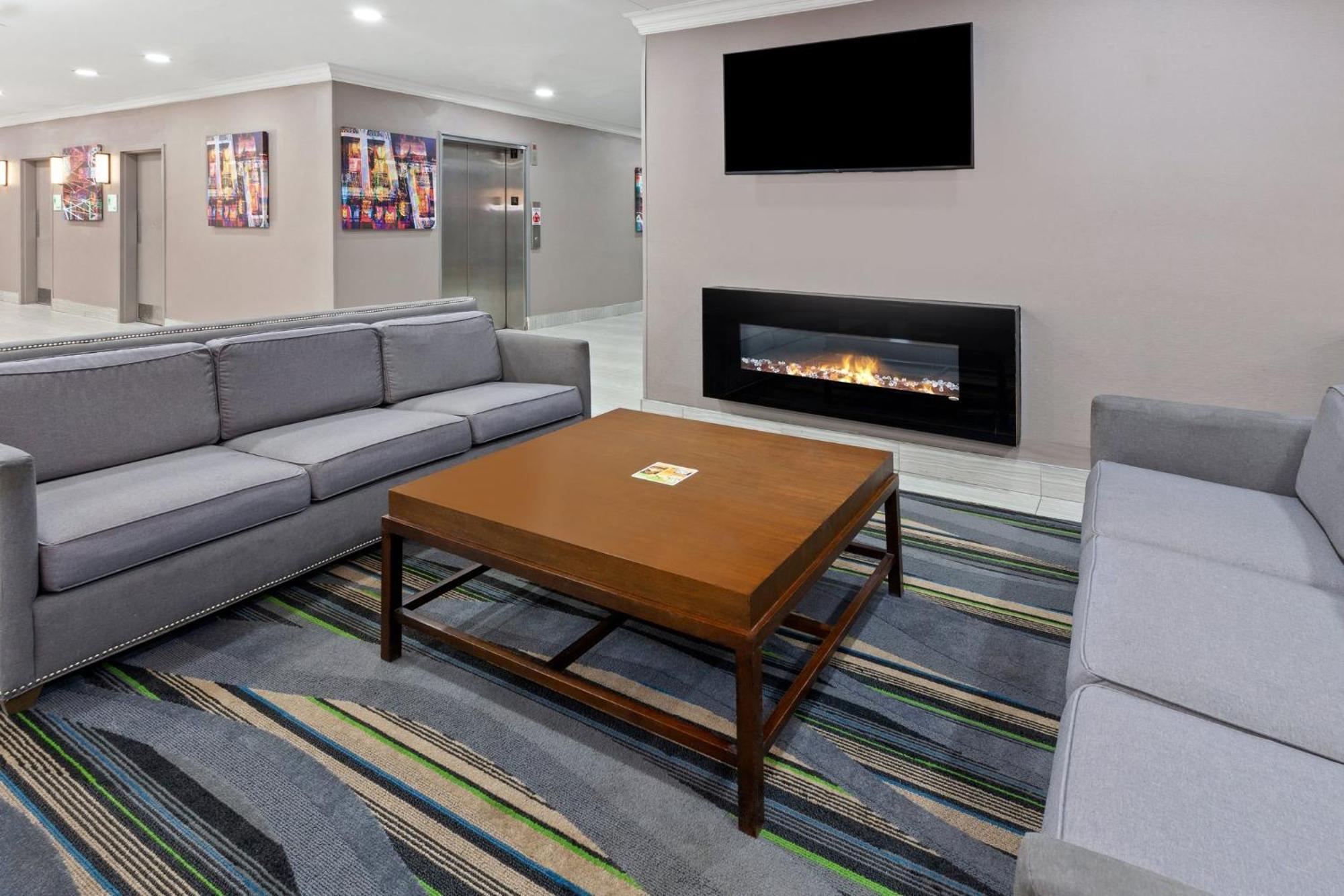 Holiday Inn Chicago/Oak Brook By Ihg Oakbrook Terrace Exterior foto
